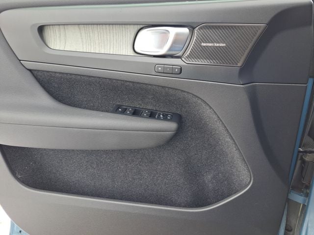 2023 Volvo XC40 Ultimate